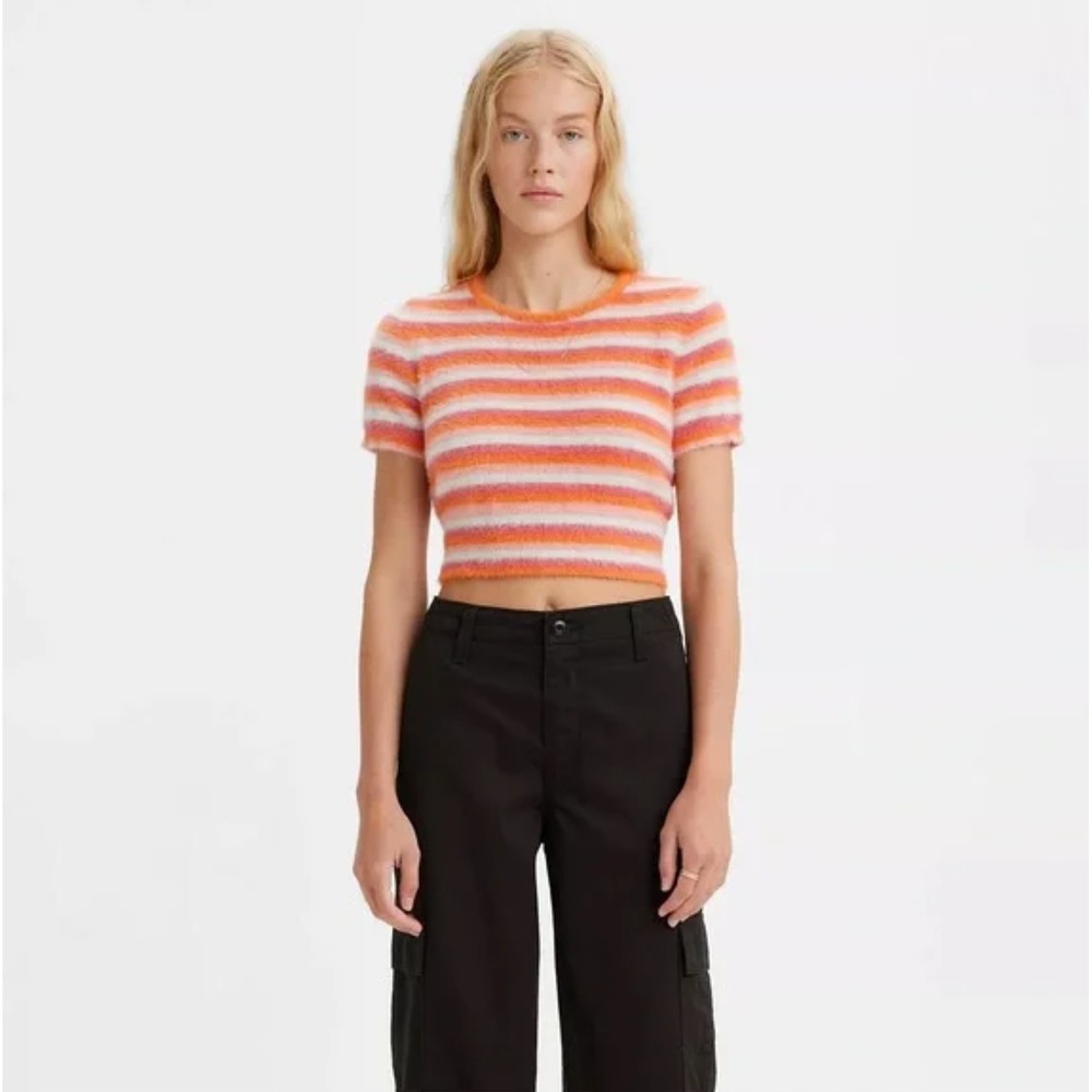 NWT - Levi Women's Fuzzy Peach Fuzz Cropped Shirt